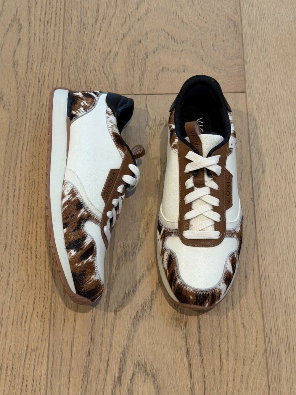 Vionic Sneakers